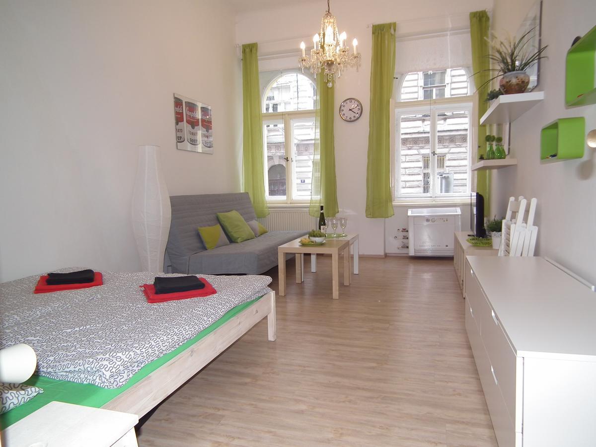 Apartment In The Centre Praag Buitenkant foto